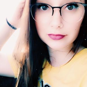 Meet your Posher, Niki